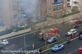 Appartamento in fiamme a Ponte dell'Elce