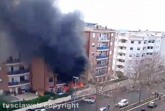 Appartamento in fiamme a Ponte dell'Elce