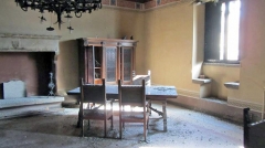 Palazzo Farnese sommerso dagli escrementi di piccione