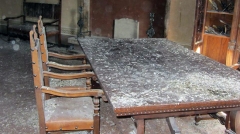 Palazzo Farnese sommerso dagli escrementi di piccione
