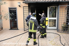 Palazzo in fiamme a Capranica