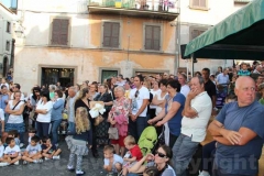La folla in attesa del palio
