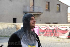 Dame e cavalieri in piazza Scotolatori