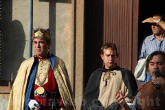 Dame e cavalieri in piazza Scotolatori