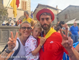 Viterbo - Palio delle botti - Il vincitore Stefano Corso con la famiglia