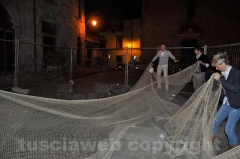 Palloncini nella voragine di piazza del Gesù