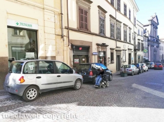 Parcheggio selvaggio in tutto il centro storico