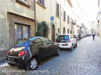 Parcheggio selvaggio in tutto il centro storico