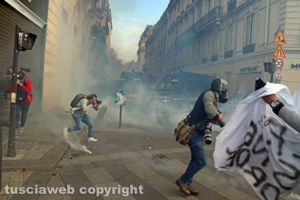 Parigi, fotografi e giornalisti sul campo - 8 dicembre - Foto Daniele Camilli