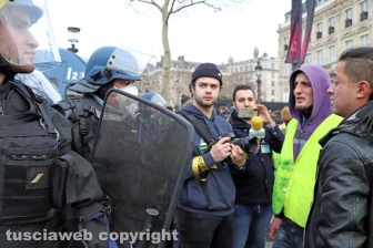Parigi, fotografi e giornalisti sul campo - 8 dicembre - Foto Daniele Camilli