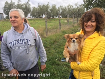 Massimo Mecarini e Tiziana Celestini con il cagnolino Biagio