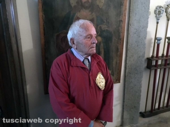 Un membro della confraternita di San Martino al Cimino