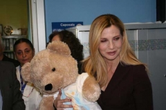 Pediatria, Lorella Cuccarini inaugura il reparto