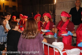 Viterbo - Penne sotto la macchina