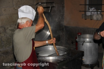 Santa Rosa - Penne sotto la macchina