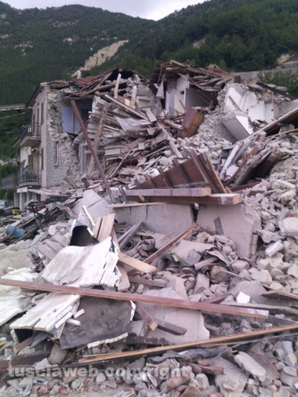 Terremoto - Pescara del Tronto distrutta