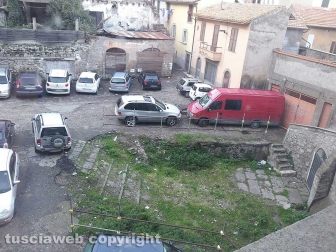 Viterbo - Degrado in piazza Campoboio