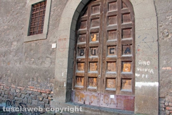 Viterbo - Piazza Campoboio e Palazzo Santoro