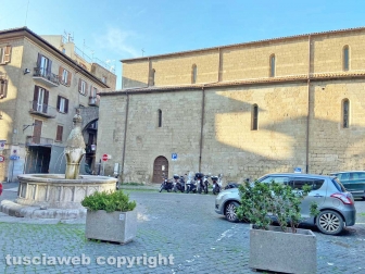 Viterbo - Piazza Dante liberata dalle macchine