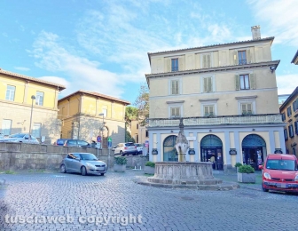 Viterbo - Piazza Dante liberata dalle macchine