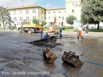 Piazza della Rocca allagata, i lavori