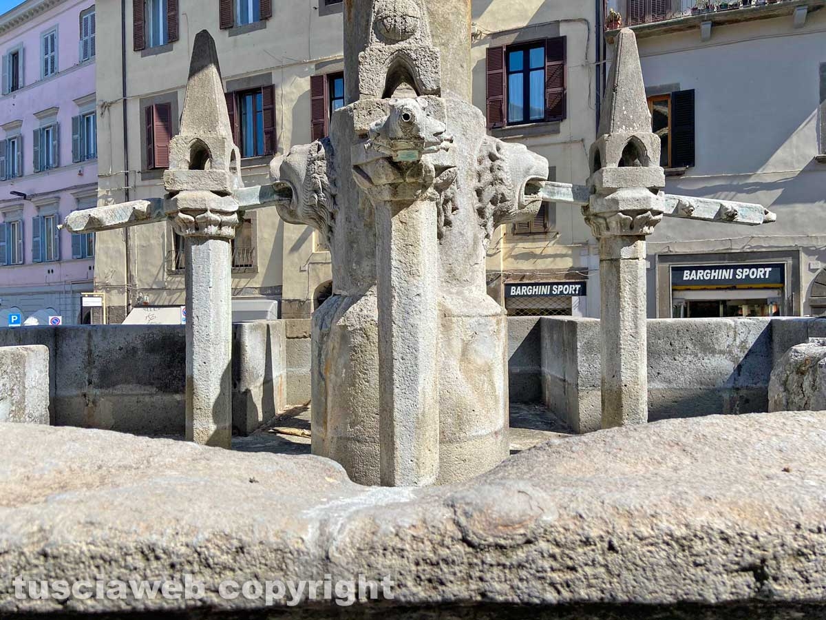 Piazza Fontana grande