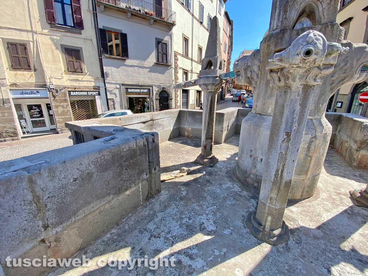 Piazza Fontana grande