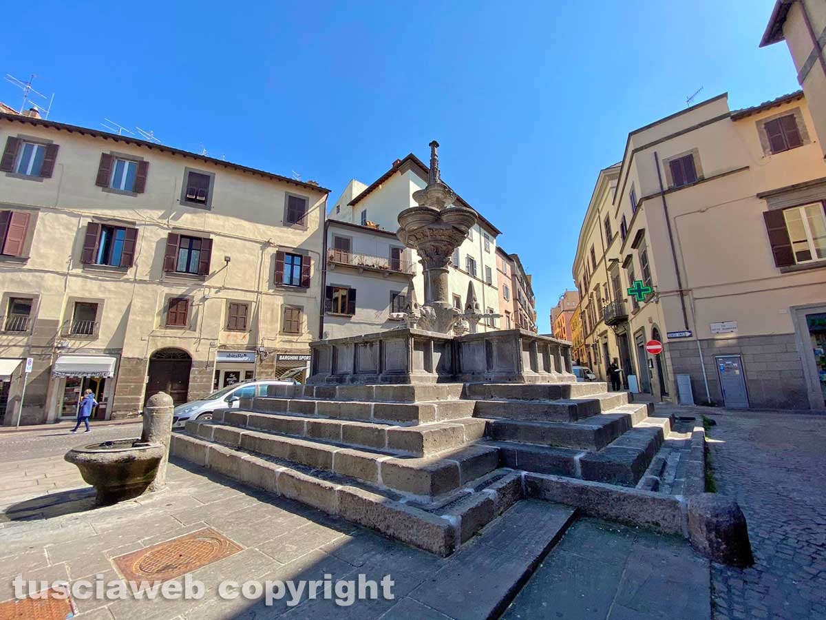 Piazza Fontana grande
