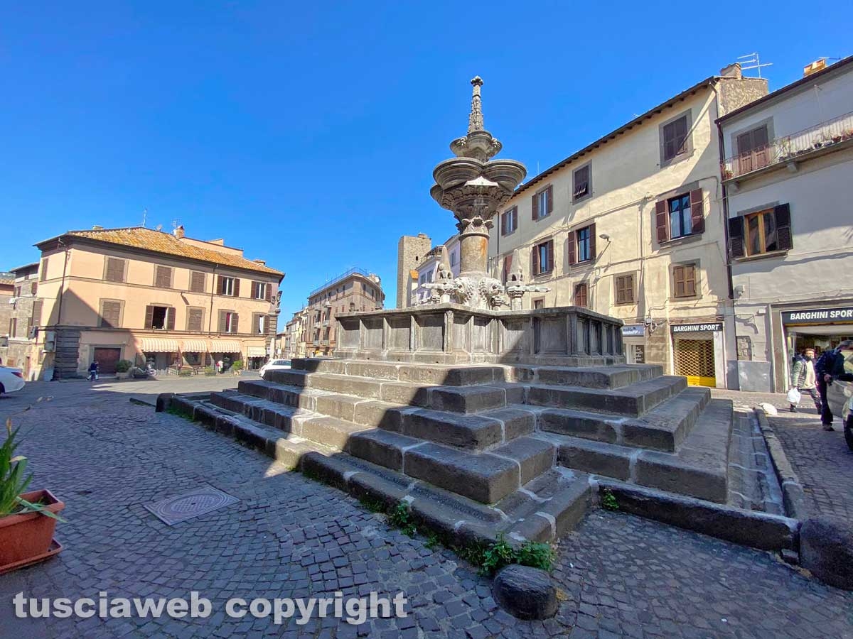 Piazza Fontana grande