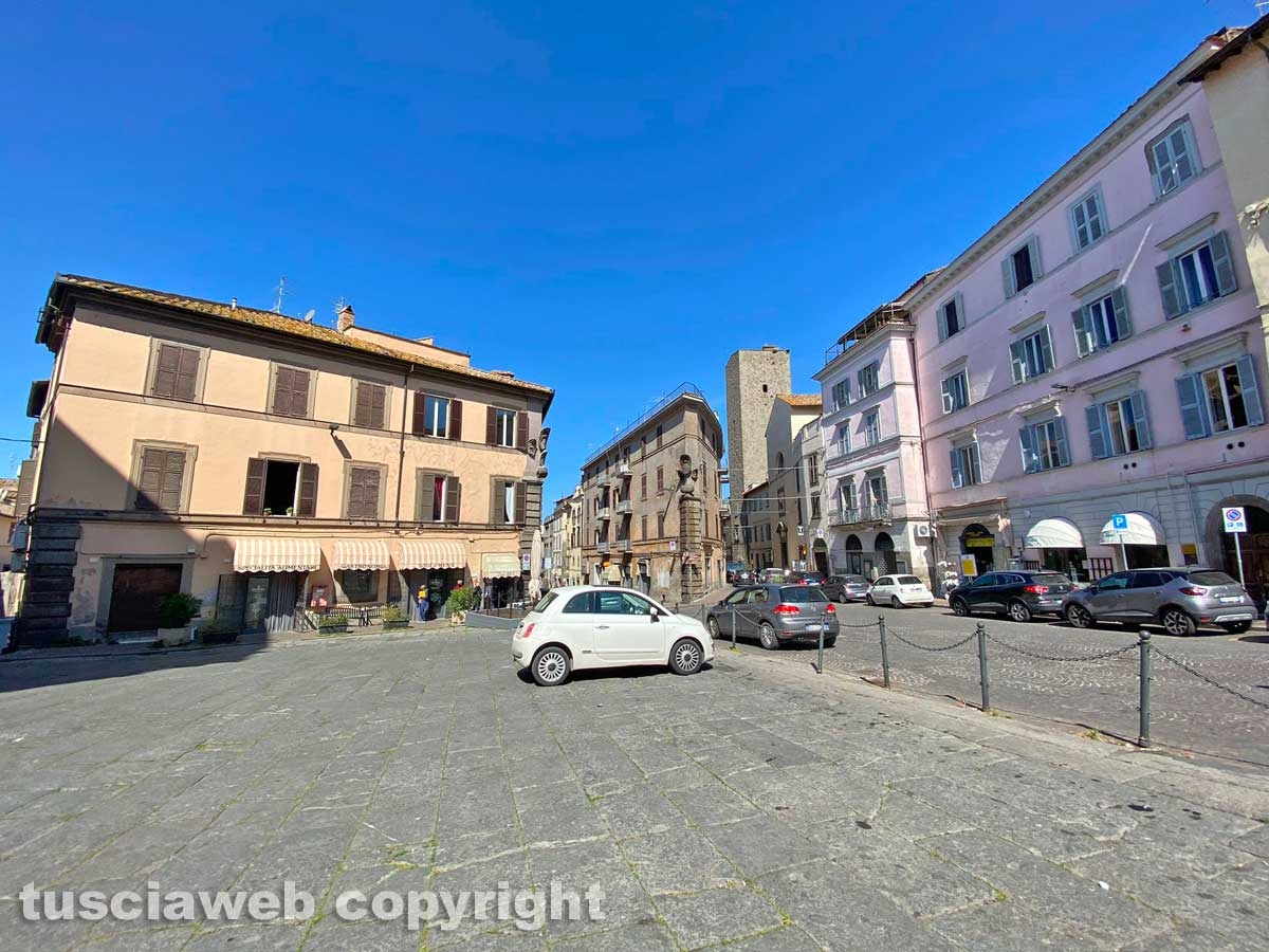 Piazza Fontana grande
