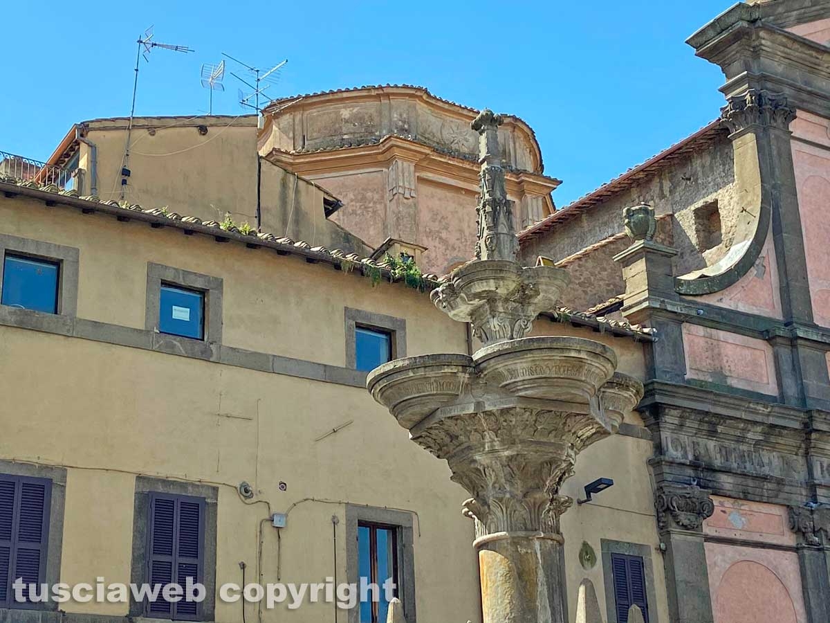 Piazza Fontana grande