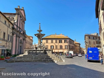 Piazza Fontana grande