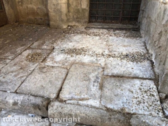 Piazza San Pellegrino nel degrado più completo