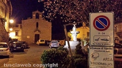 Viterbo - Le piazze ridotte a parcheggi