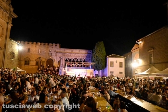 Santa Rosa - Pienone per la seconda cena con i facchini
