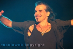 Il miniconcerto di Piero Pelù