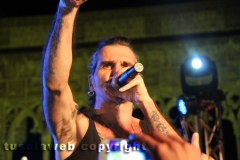 Il miniconcerto di Piero Pelù