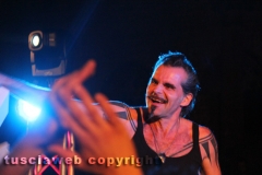 Il miniconcerto di Piero Pelù