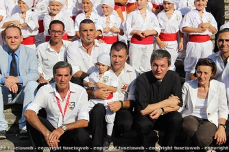 Santa Rosa - Pilastro - Sfilano i minifacchini