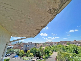 “Piove in casa da 7 mesi ma l’Ater non fa niente..."