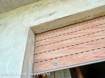 “Piove in casa da 7 mesi ma l’Ater non fa niente..."