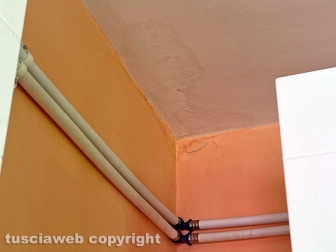 “Piove in casa da 7 mesi ma l’Ater non fa niente..."