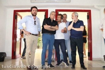 Viterbo - Finale di pallanuoto Under 20 Posillipo - Roma - L'assessore De Carolis e il sindaco Arena