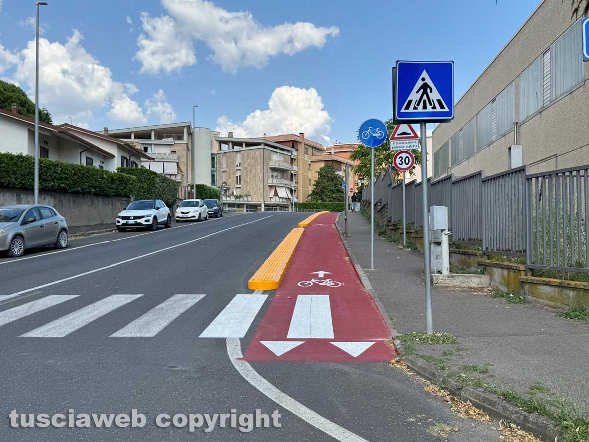 Viterbo - La pista ciclabile finisce in via Sabotino