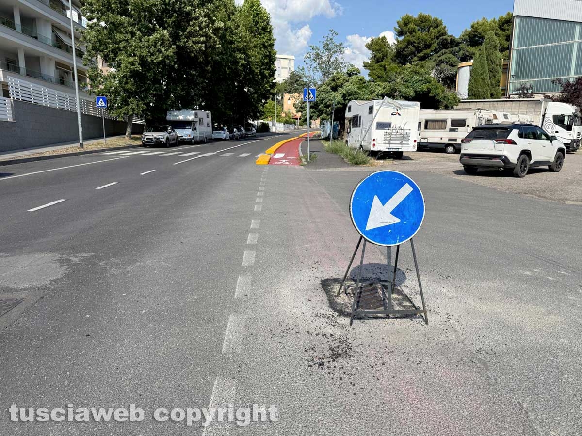 Viterbo - La pista ciclabile con topino aperto vicino al palazzetto dell sport