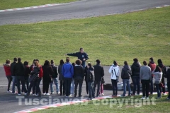 I ragazzi delle scuole medie superiori che hanno preso parte al corso