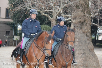 Poliziotti a cavallo a Pratogiardino