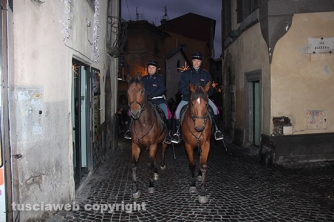 Poliziotti a cavallo in via San Lorenzo