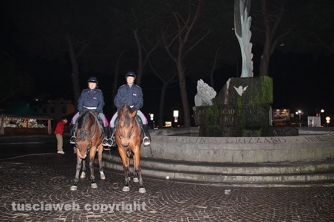 Poliziotti a cavallo al Sacrario