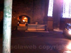 Porta Fiorentina ridotta a discarica